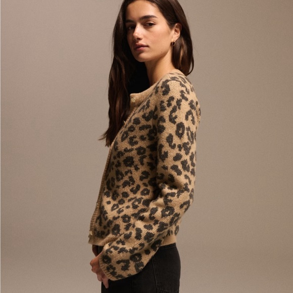 Abercrombie Leopard Print Crew Cardigan - Picture 2 of 6